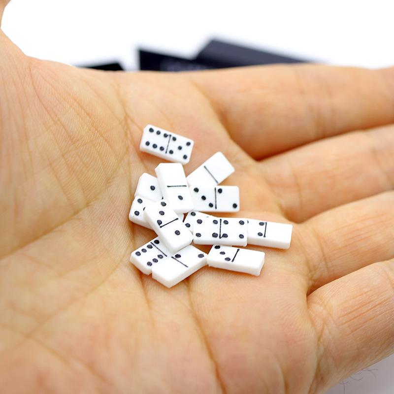 ชุดอุปกรณ์ตกแต่งบ้านตุ๊กตาขนาด - Board Game Monopoli บทวิจารณ์และราคา